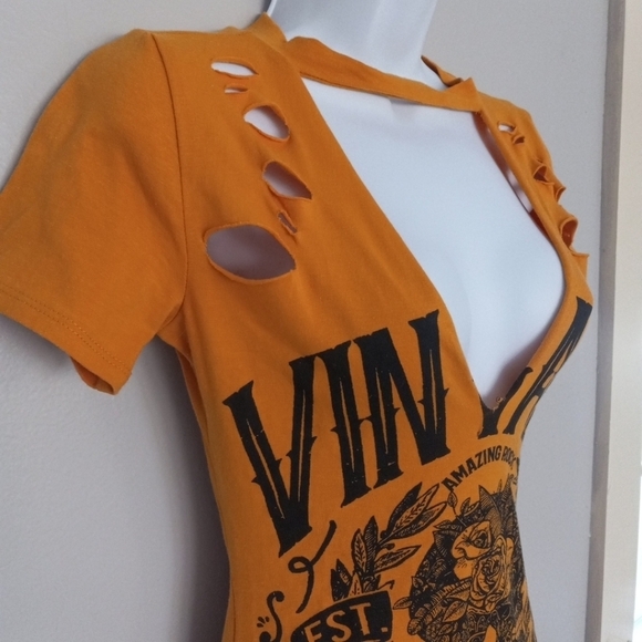 Windsor Rock Tshirt Dress XS Distressed, Low Cut Front - Picture 3 of 6